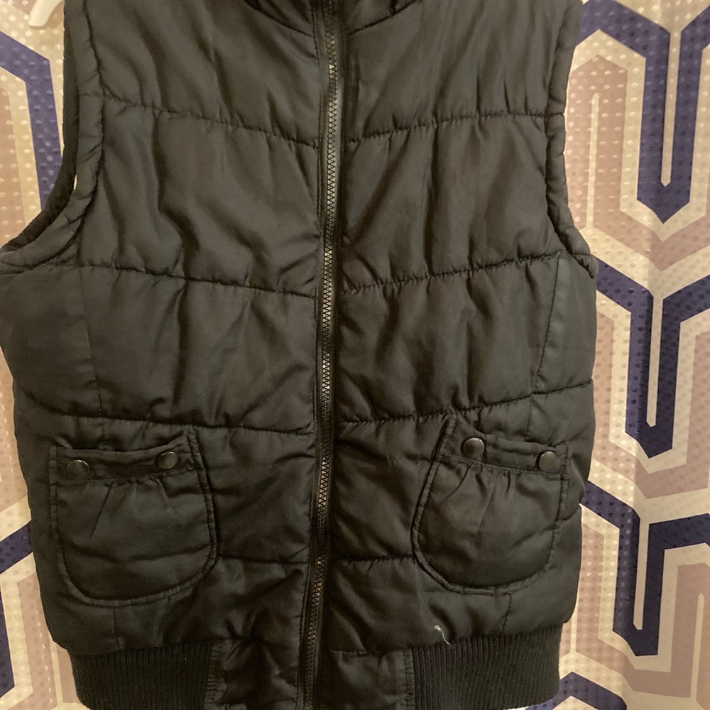 Black Juniors Vest Large
